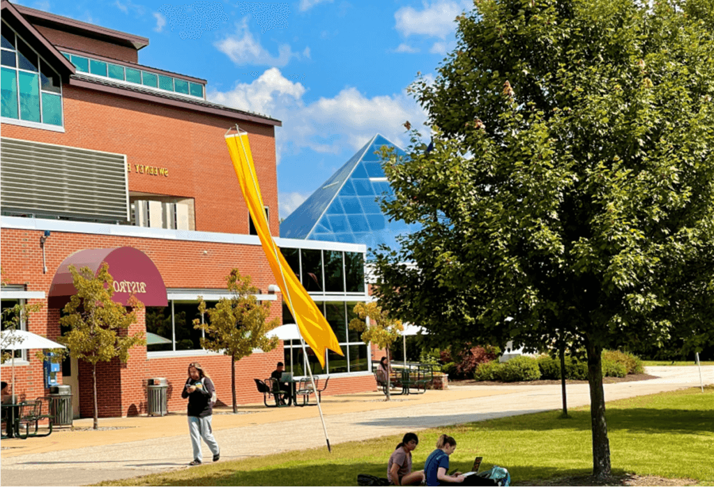 View of the McAuliffe-Shepard Discovery Center pyramid from 在线赌博推荐's campus